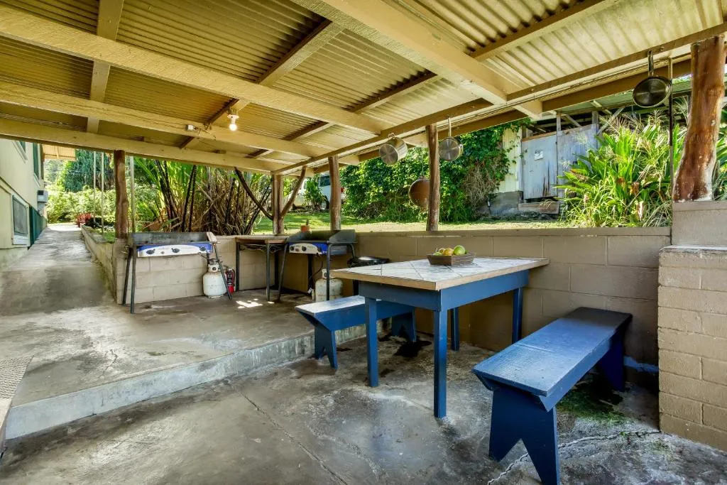 Standard Double Room with Shared Bathroom